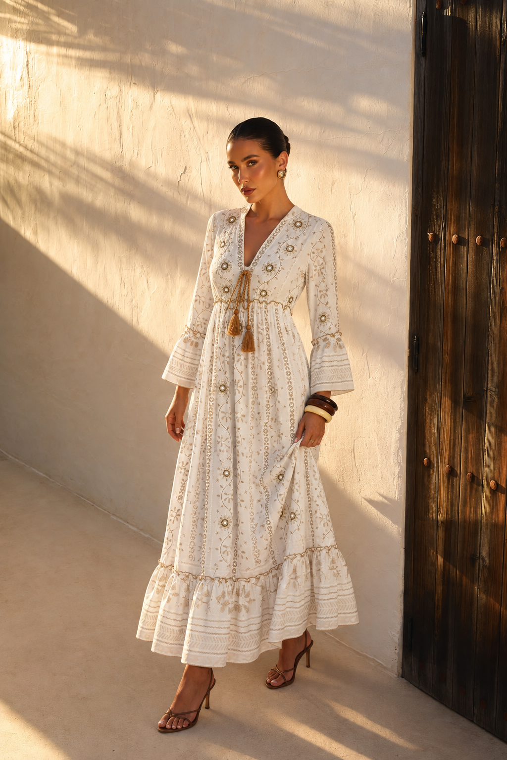 Vestido Maxi Boho Bordado con Espejos y Borlas | blanco