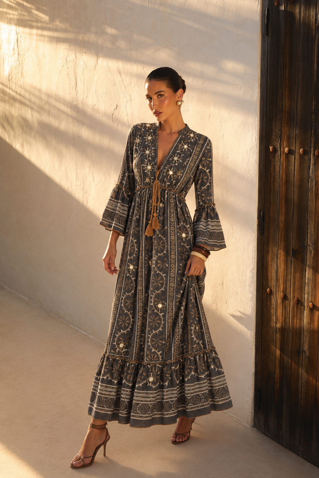 Vestido Maxi Boho Bordado con Espejos y Borlas | negro