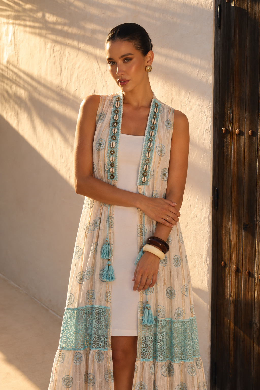 Túnica Boho con Conchas y Detalles de Encaje
