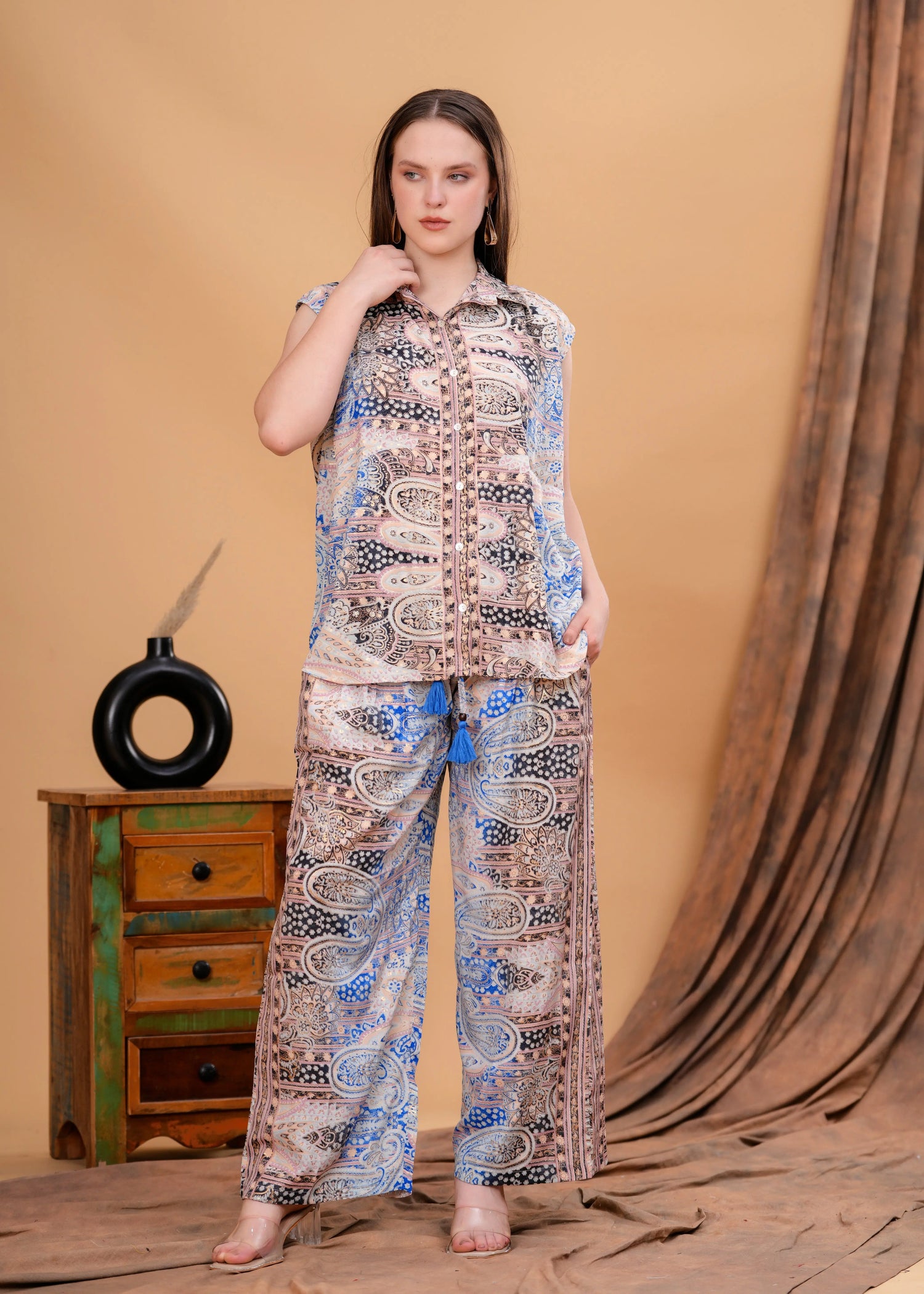 Conjunto con camiseta con manga corta
