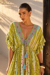 Vestido Maxi Tie-Dye con Escote Bordado y Borlas | verde-lima-suave