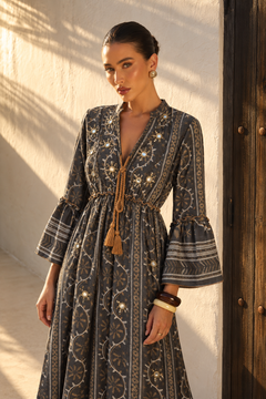 Vestido Maxi Boho Bordado con Espejos y Borlas | negro