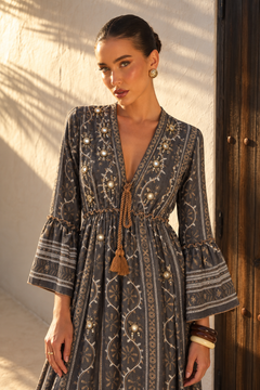 Vestido Maxi Boho Bordado con Espejos y Borlas | negro