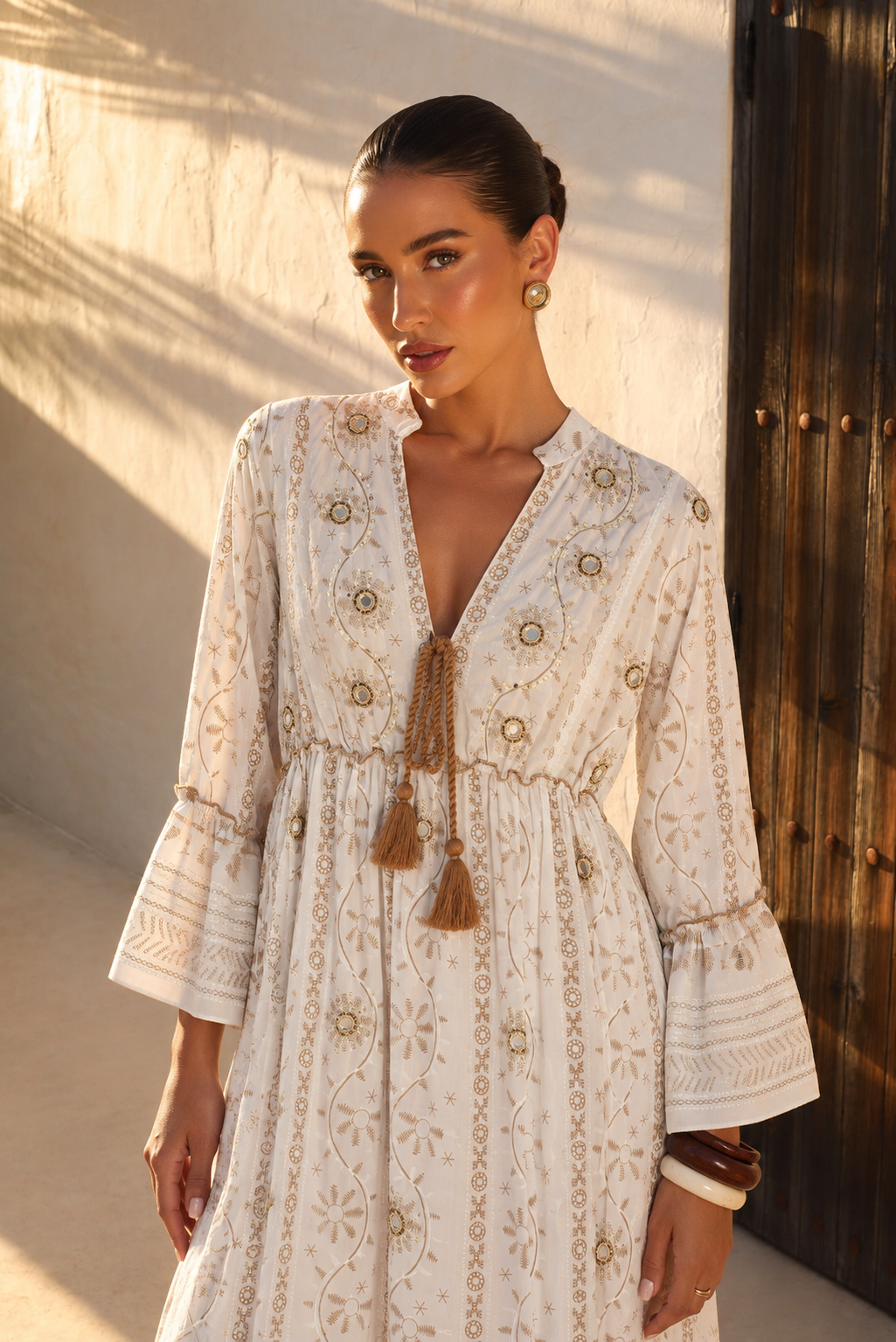 Vestido Maxi Boho Bordado con Espejos y Borlas | blanco