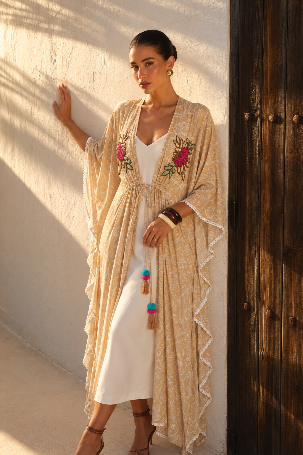 Kimono largo bordado | beige-basico