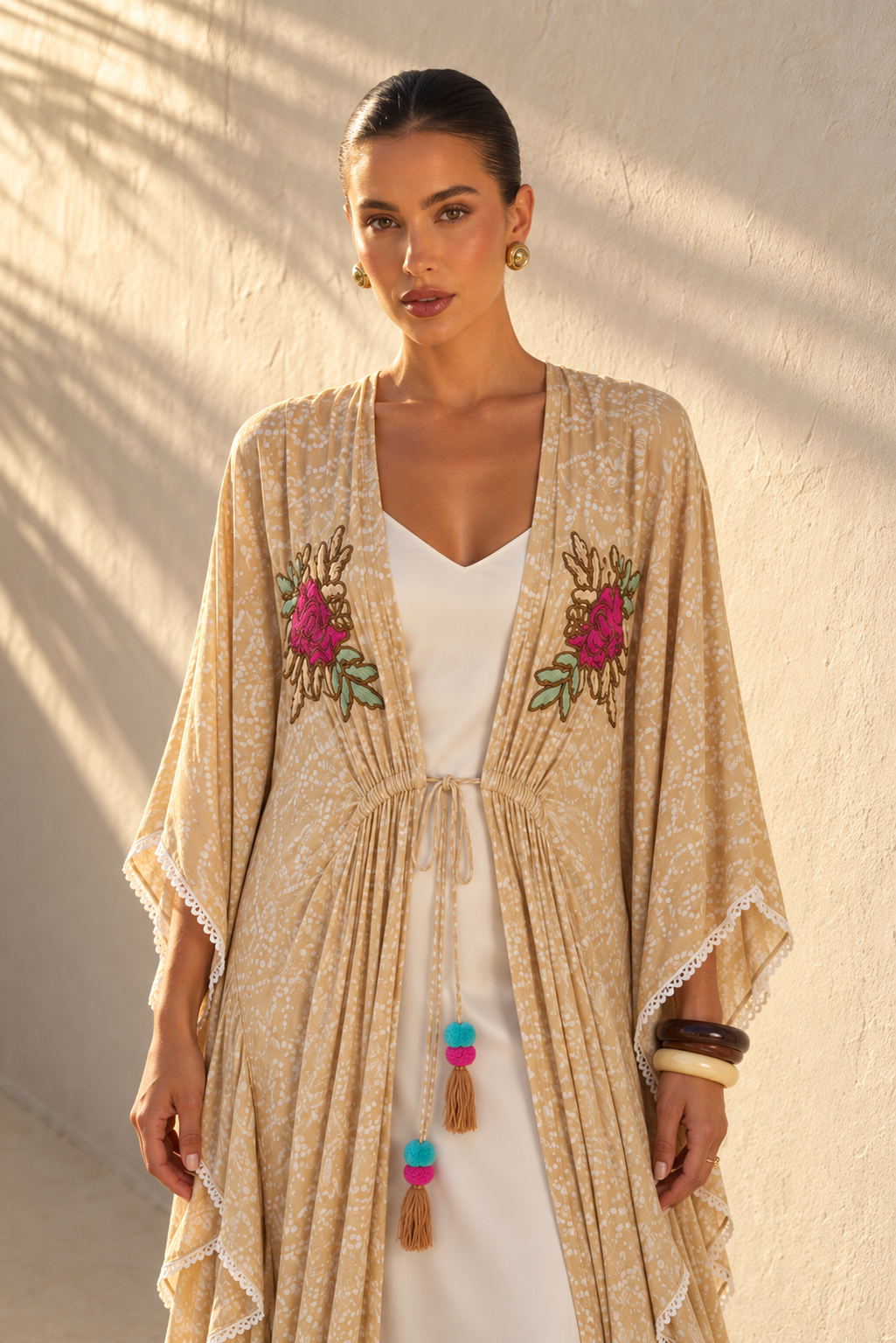 Kimono largo bordado | beige-basico