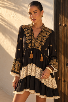 Vestido Corto Vainilla Bordado | negro