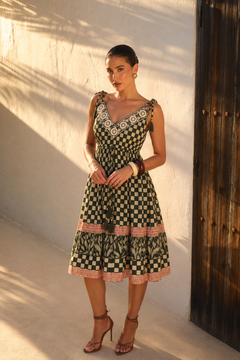 Vestido Mini Boho Geométrico con Bordado Floral | verde