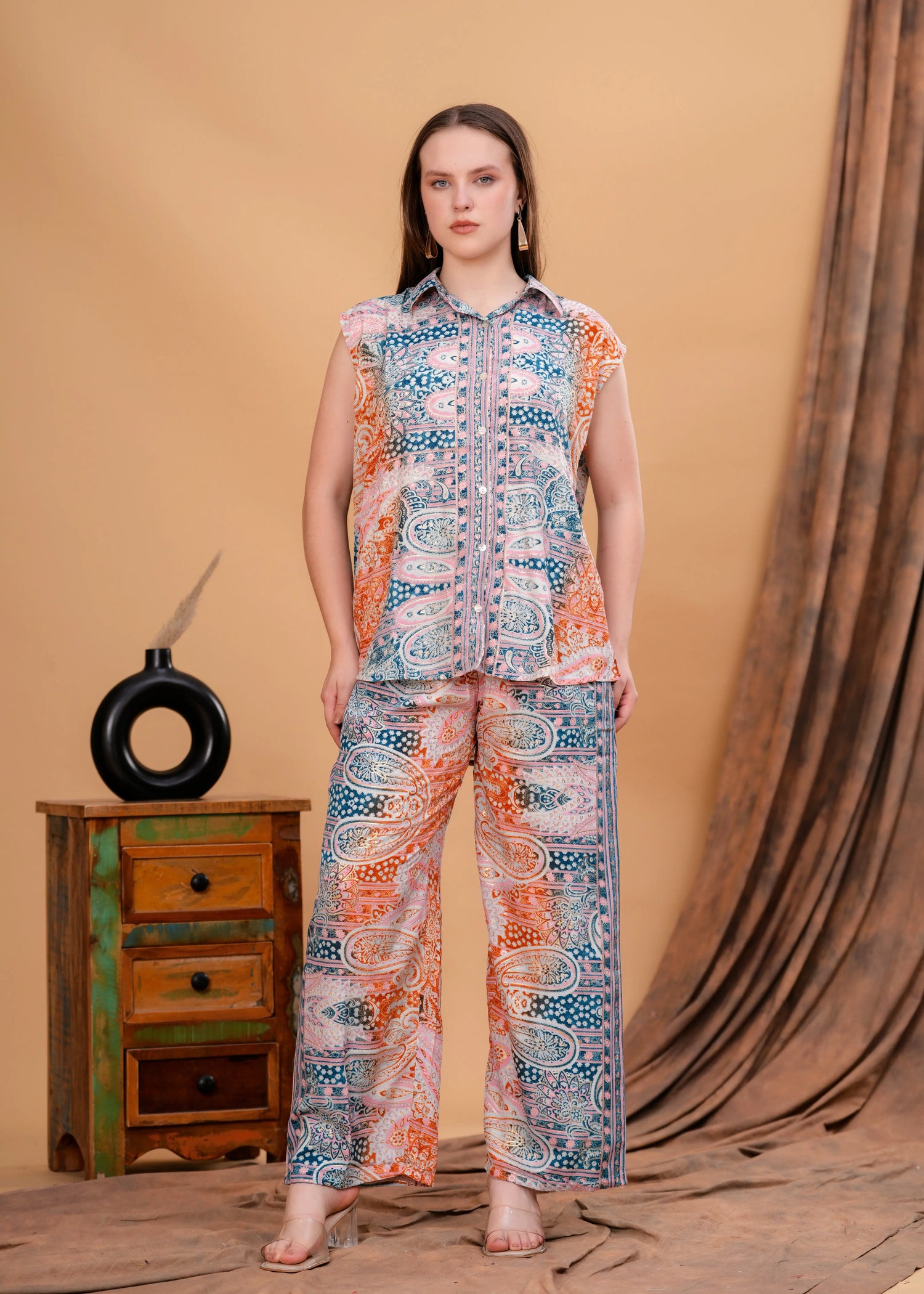 Conjunto con camiseta con manga corta